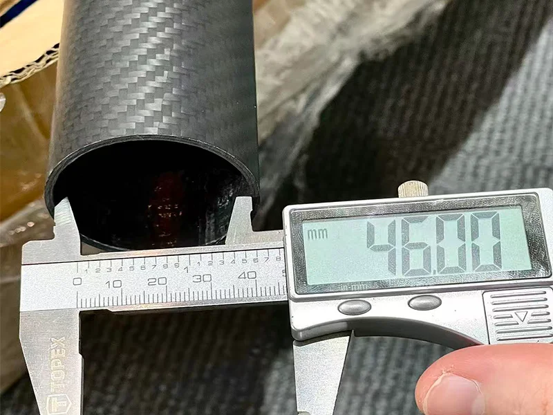 Thermal expansion focus shift diagram comparing aluminum and carbon fiber telescope tube from factory